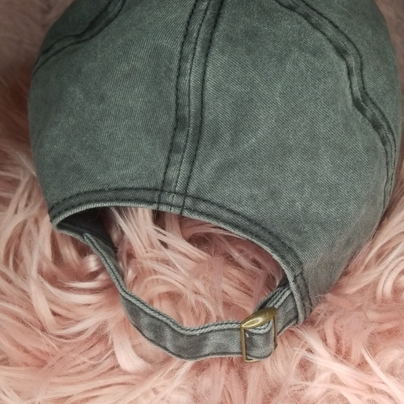 David and Young Social Distancing hat - Picture 3 of 4